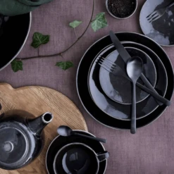 Broste Copenhagen Nordic Coal Serviesset 16-delig 8 Broste Copenhagen Nordic Coal Serviesset 16-delig -Winkel Voor Keukenbenodigdheden nordic coal 4